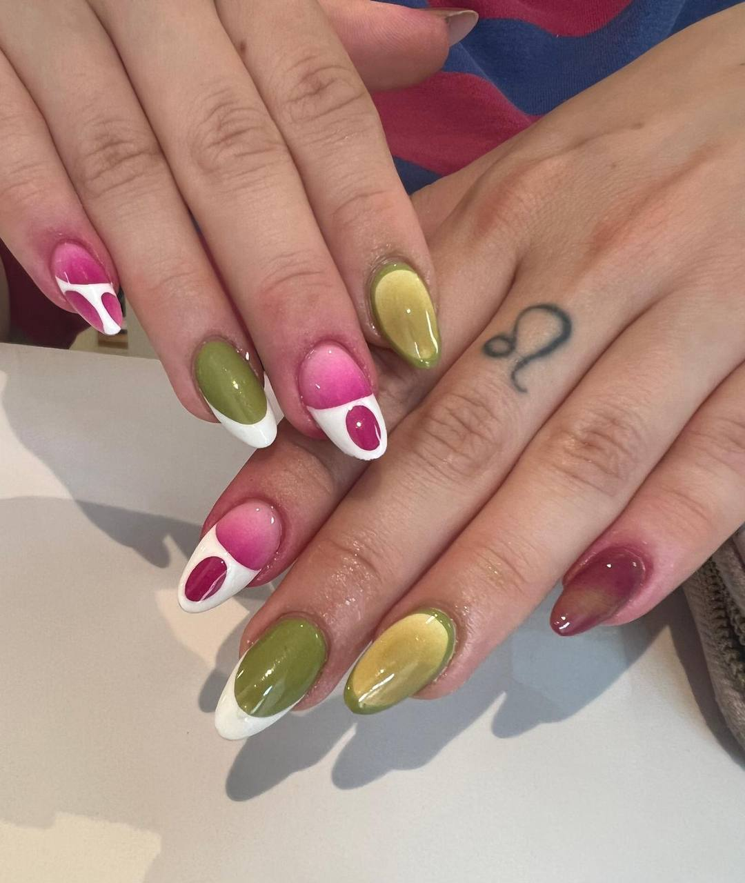 Oliv-Pink modernes Design