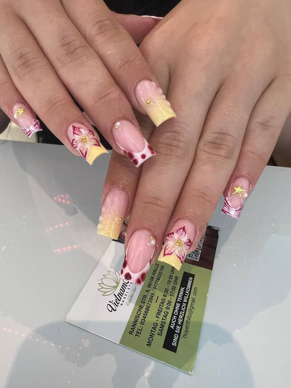 Gelb-French mit Blumen